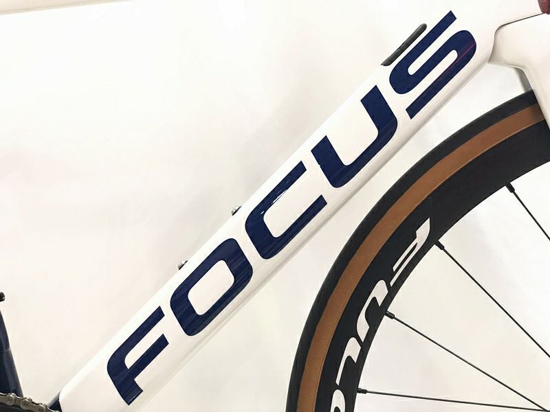 当サイト限定 完成車 BIG SALE】フォーカス FOCUS イザルコ マックス