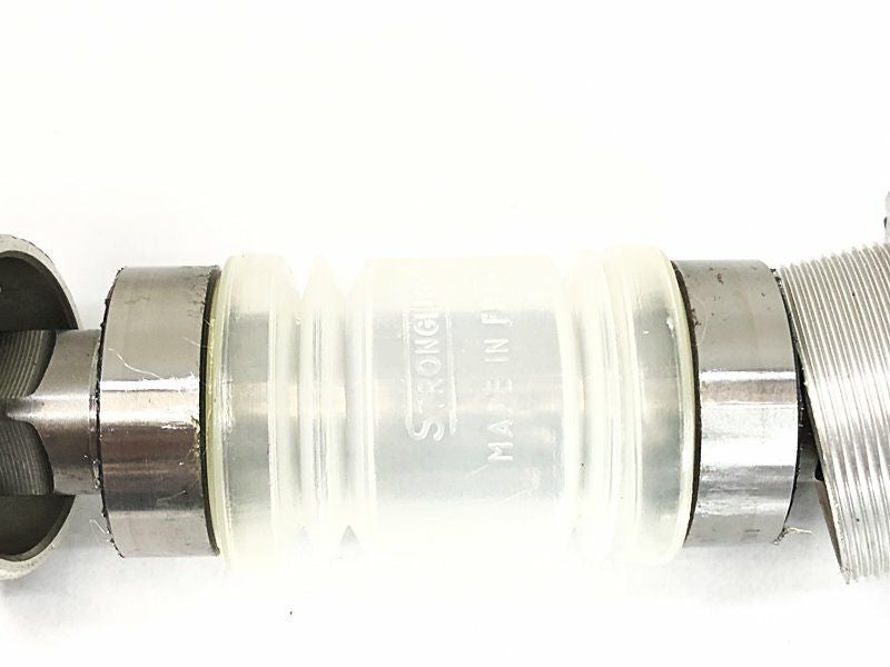 未使用品 ストロングライト STRONGLIGHT ボトムブラケット BSC 113mm