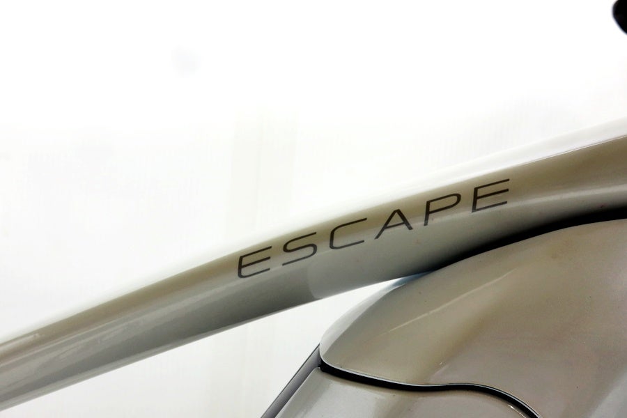 ジャイアント GIANT ESCAPE R W E+ 2025年購入モデル 電動アシスト