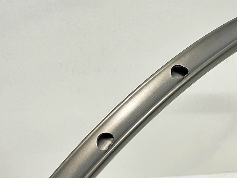プライスダウン開始】未走行品 アラヤ ARAYA エアロ AERO4 リム1本のみ