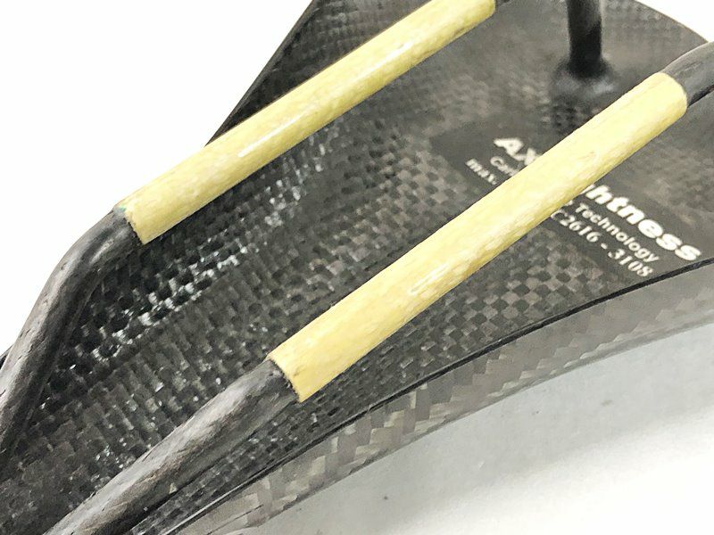 美品 エーエックスライトネス AX-LIGHTNESS カーボンサドル CARBON