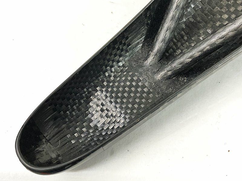 美品 エーエックスライトネス AX-LIGHTNESS カーボンサドル CARBON
