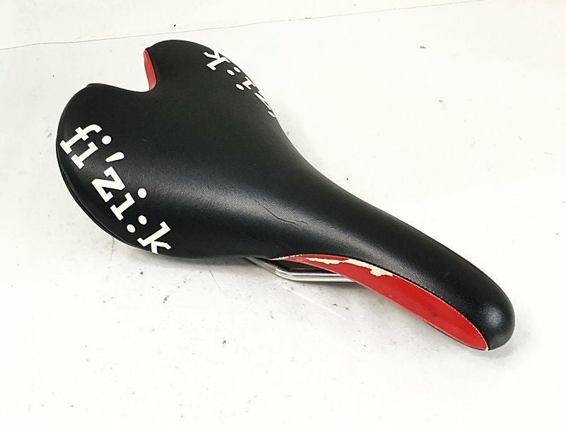 フィジーク FIZIK アンタレス ANTARES サドル