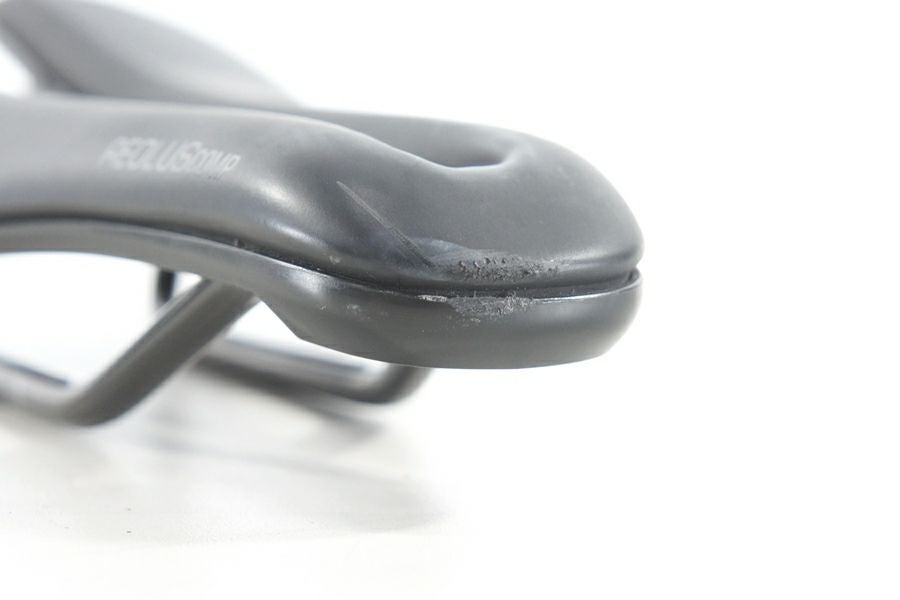 (未使用)ボントレガー Aeolus Comp サドル 145mm ボントレガー Aeolus Comp バイク サドル - Trek Bikes (JP)