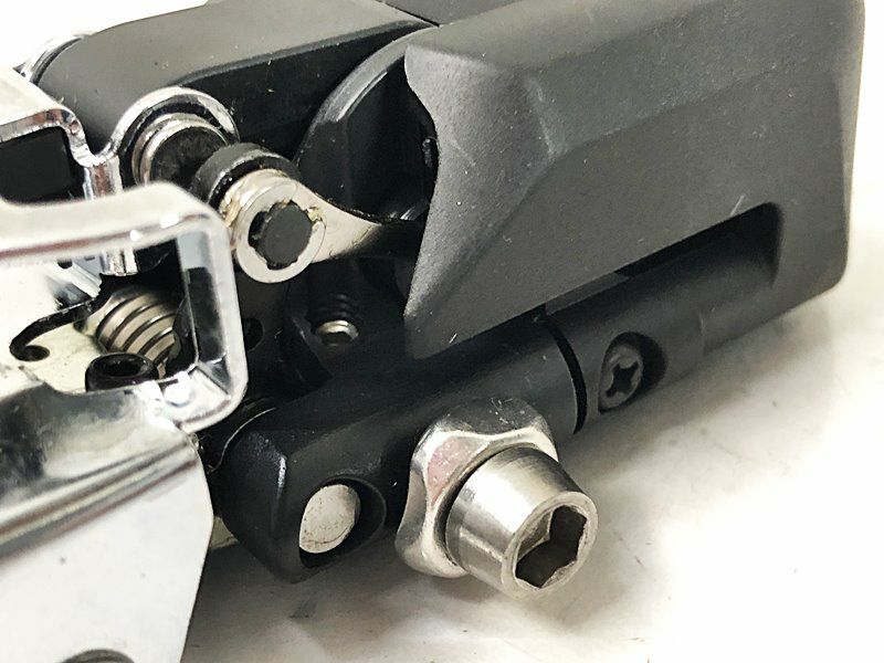 【新品未使用】Shimano FD-R7150 Di2 Shimano FD-R7150 105 Di2 12-Speed Front Derailleur | Sigma Sports
