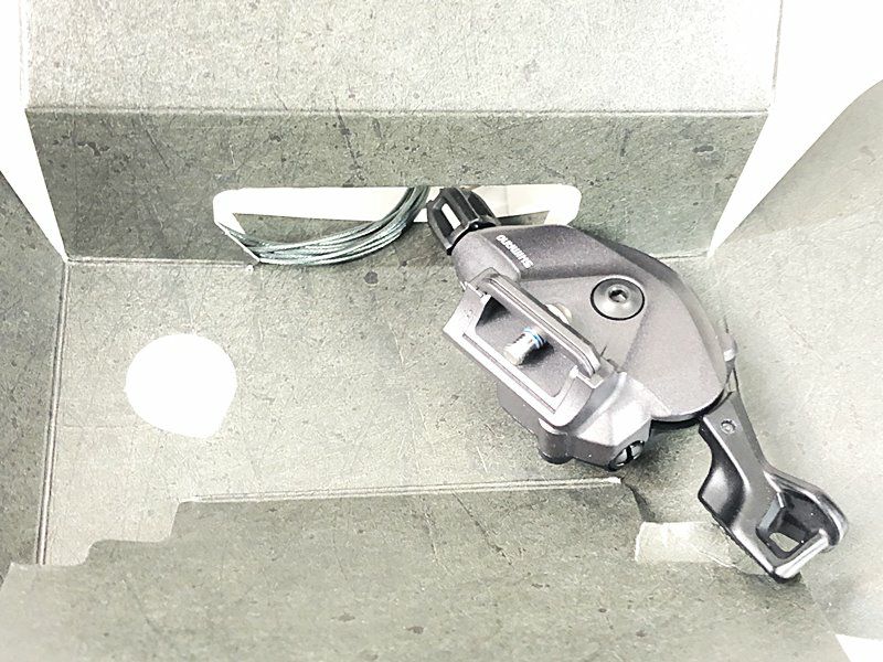 未使用品 シマノ SHIMANO ディオーレXT DEORE XT SL-M8100-IR 変速