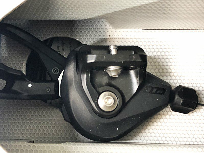 未使用品 シマノ SHIMANO ディオーレ シフター 右のみ DEORE SL-M5100