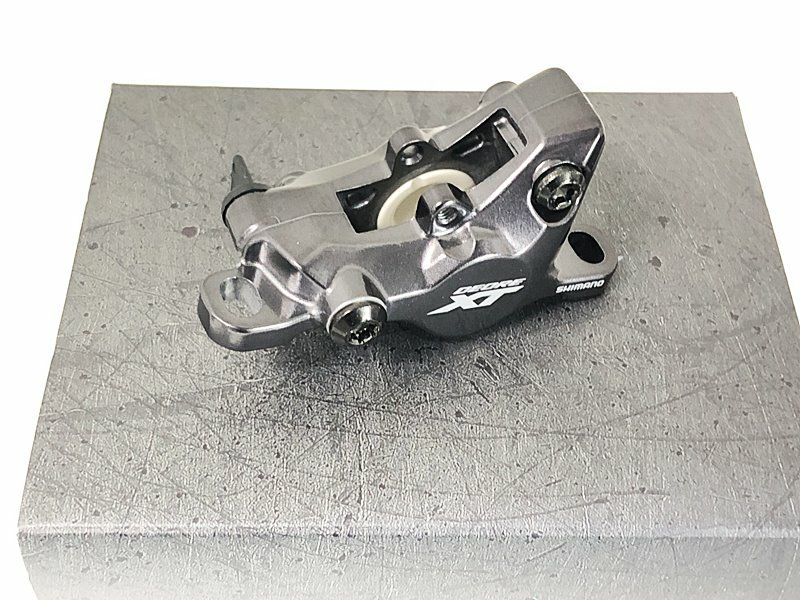 未使用品 シマノ SHIMANO ディオーレXT ディスクブレーキキャリパー
