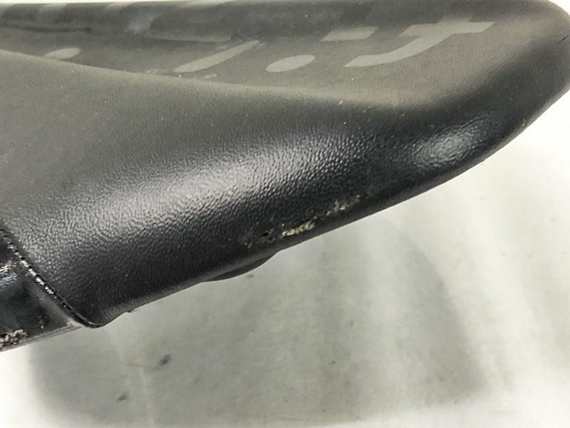 フィジーク FIZIK アンタレス ヴァーサス キウム ANTARES VS Kium サドル