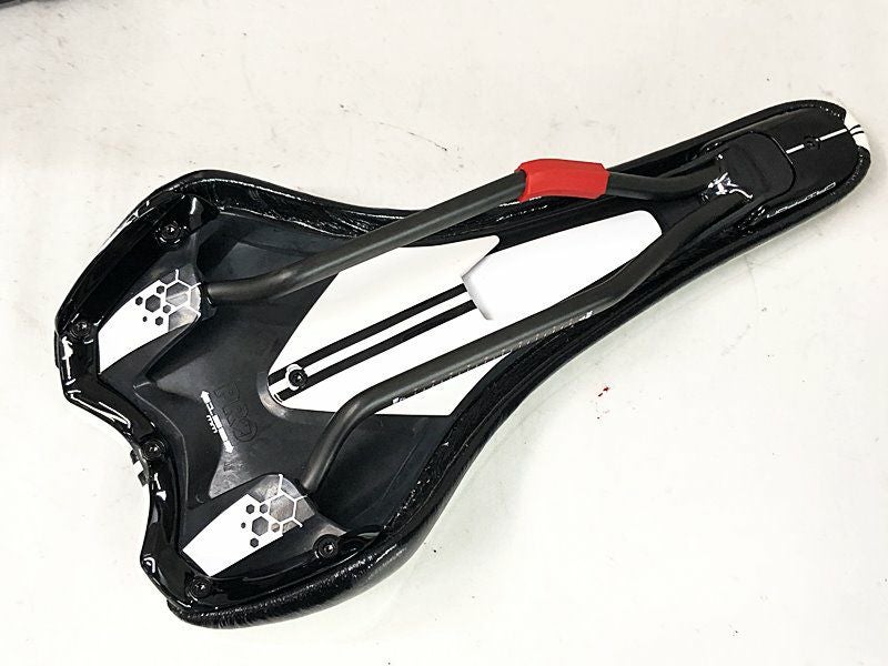 未使用品 シマノプロ SHIMANO PRO グリフォン GRIFFON サドル カーボン 〇