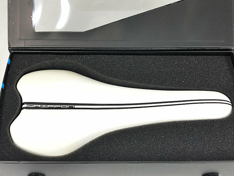 未使用品 シマノプロ SHIMANO PRO グリフォン GRIFFON サドル カーボン 〇