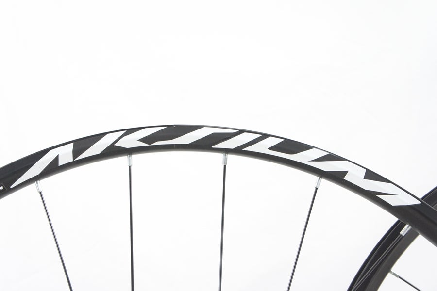 ◇◇未使用 マヴィック MAVIC アクシウム AKSIUM DISC アルミ チューブ