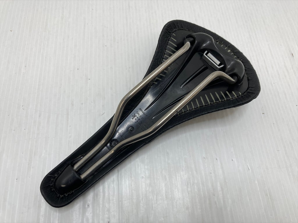 フィジーク FIZIK ゴビ GOBI サドル WING FLEX TITANIO チタンレール