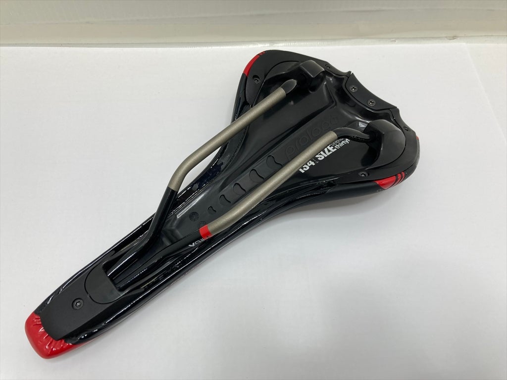 プロロゴ PROLOGO ニュー ナゴ エボ パス NEW NAGO EVO PAS サドル