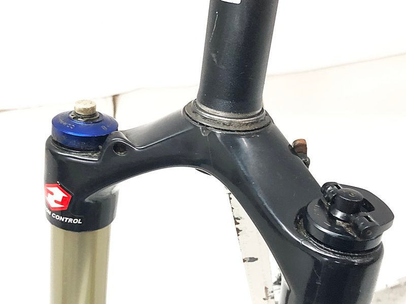 ロックショックス ROCKSHOX サスペンションフォーク リベレーション