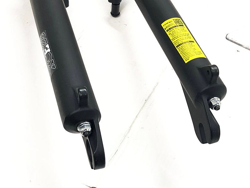 エスアールサンツアー SR SUNTOUR サスペンションフォーク XCE28 26