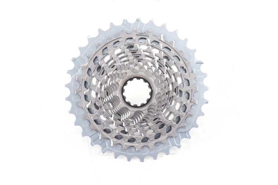 SRAM Force XDR 10-33t 12sスプロケ SRAM Force AXS XG-1270 Cassette - 12-Speed, 10-33t, Silver, For