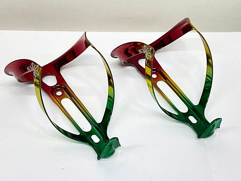 スパカズSUPACAZ フライケージ カーボン　ネオングリーン　新品未使用 即納あり)SUPACAZ スパカズ FLY CAGE ANO フライケージ ボトルケージ