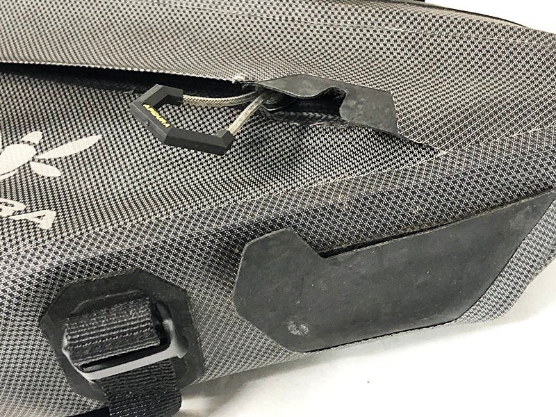 アピデュラ APIDURA エクスペディション フレームバッグ EXPEDITION