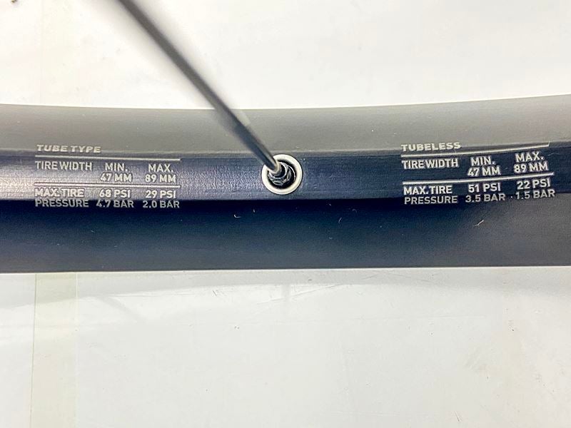 美品 DTスイス DT SWISS M1900 SPLINE リアホイールのみ シマノフリー