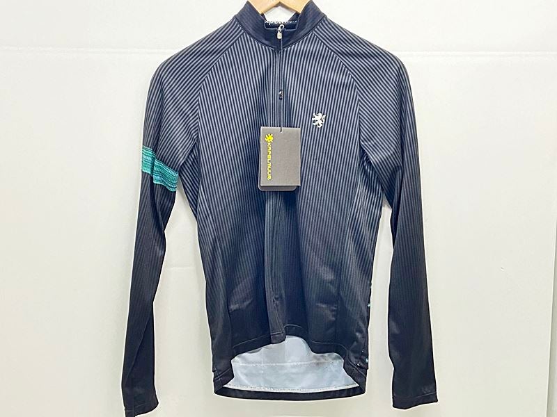 ラファ Rapha プロチームレースケープ PRO TEAM RACE CAPE Lサイズ ラファ Rapha プロチームレースケープ PRO TEAM RACE CAPE Lサイズ