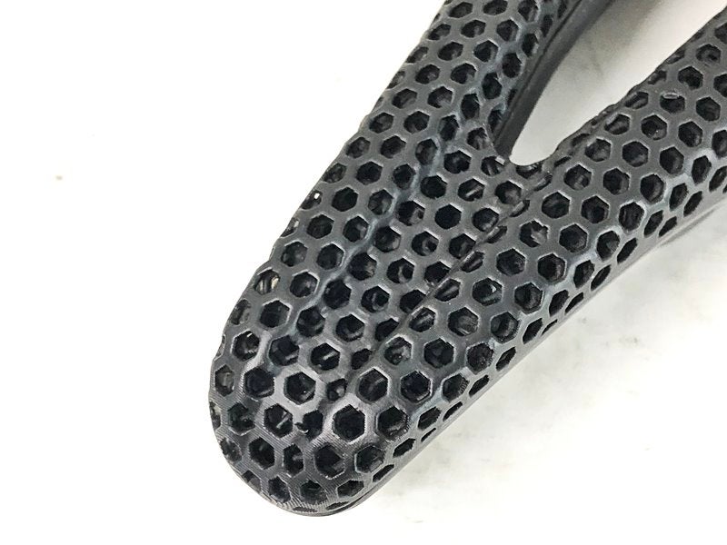 ティーエヌアイ TNI ライトフライ 3D LITFLY 3D サドル カーボン