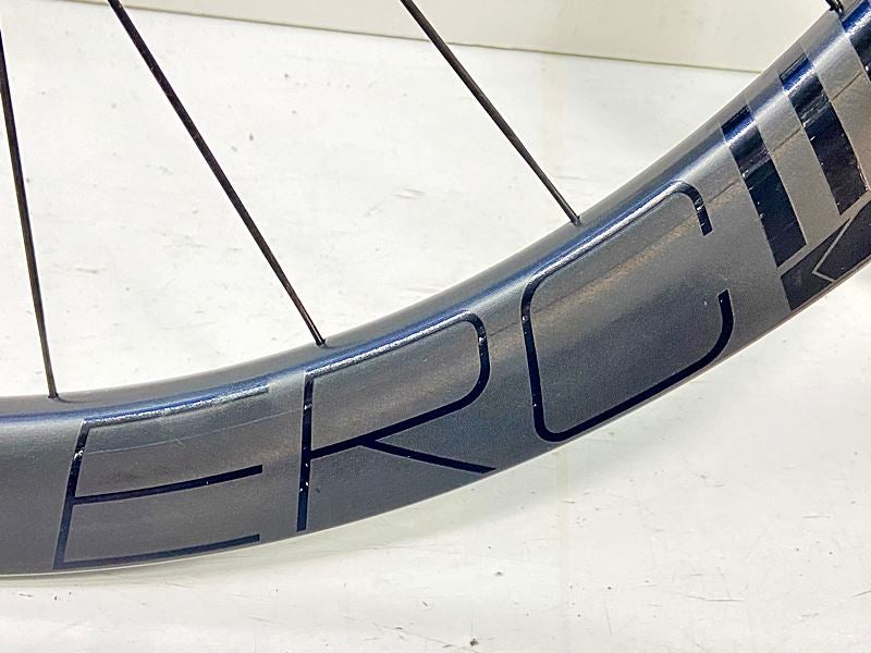 DT SWISS フロント：ARC 1100 DICUT DB リア：ERC 1100 DICUT DB