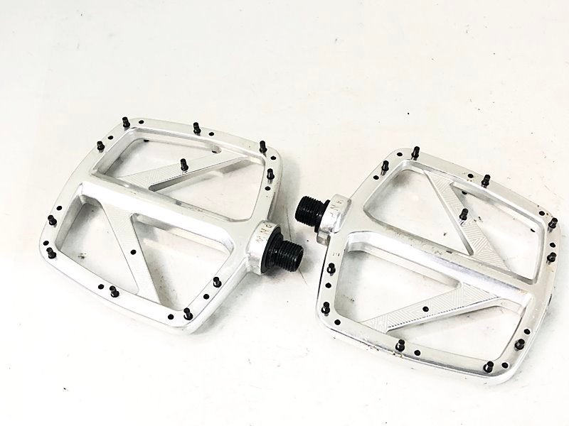ピーエヌダブリュー PNW COMPONENT ローム ペダル LOAM PEDAL フラット