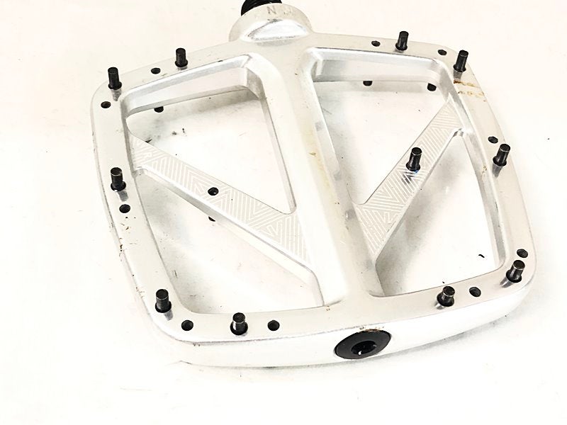 ピーエヌダブリュー PNW COMPONENT ローム ペダル LOAM PEDAL フラット