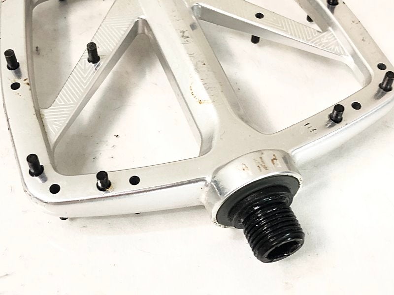ピーエヌダブリュー PNW COMPONENT ローム ペダル LOAM PEDAL フラット 