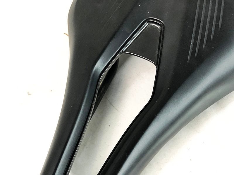 フィジーク FIZIK アルゴ ヴェント R3 ARGO VENTO R3 サドル