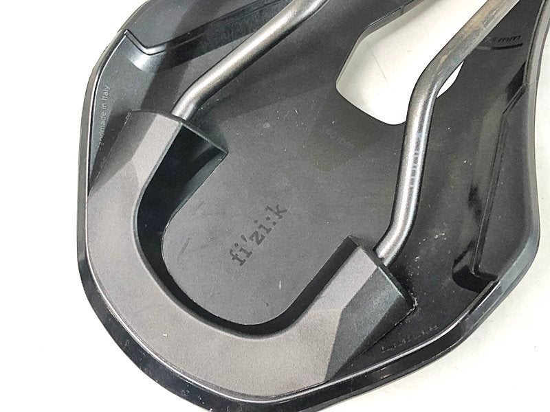 フィジーク FIZIK アルゴ ヴェント R3 ARGO VENTO R3 サドル