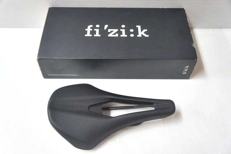 ▽▽美品 フィジーク FIZIK ARGO TEMPO R3 サドル 150mm Kiumレール