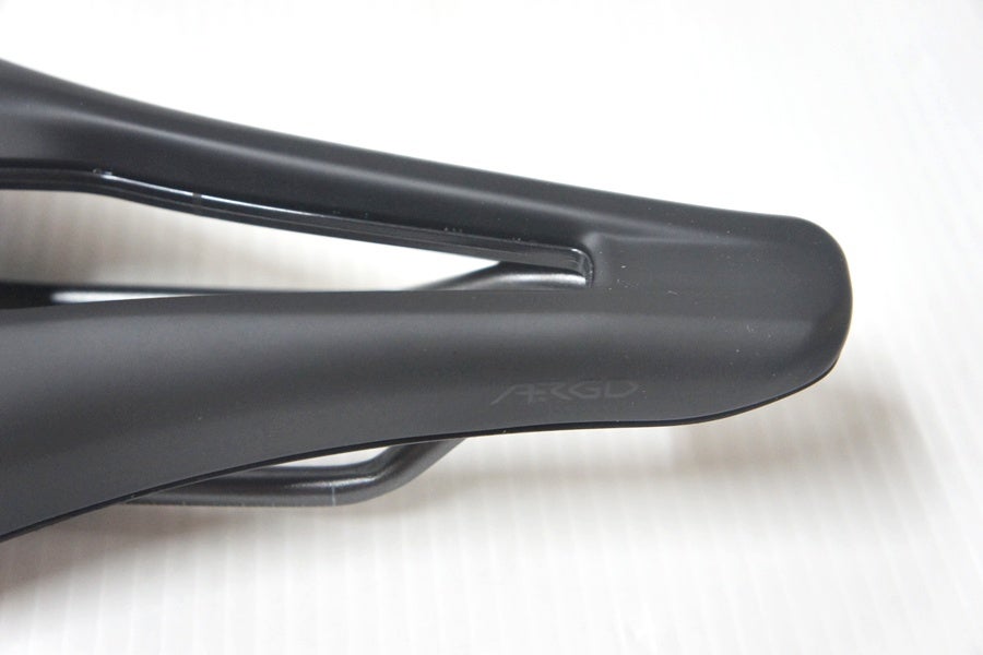 ▽▽美品 フィジーク FIZIK ARGO TEMPO R3 サドル 150mm Kiumレール