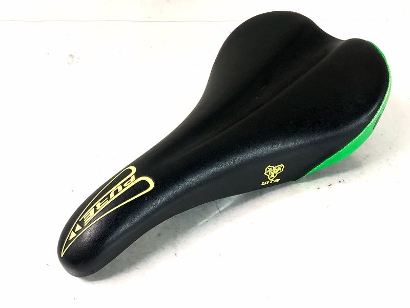 アランデル ARUNDEL カーボンボトルケージ ブラック