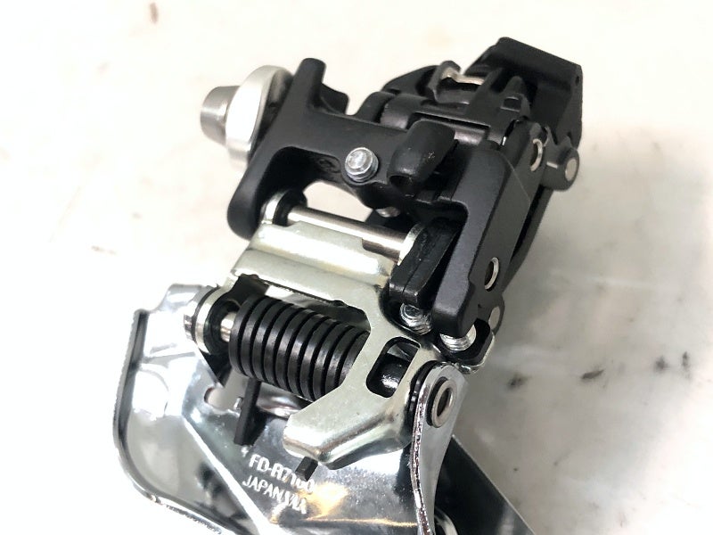 シマノ SHIMANO 105 FD-R7100 フロントディレイラー 〇