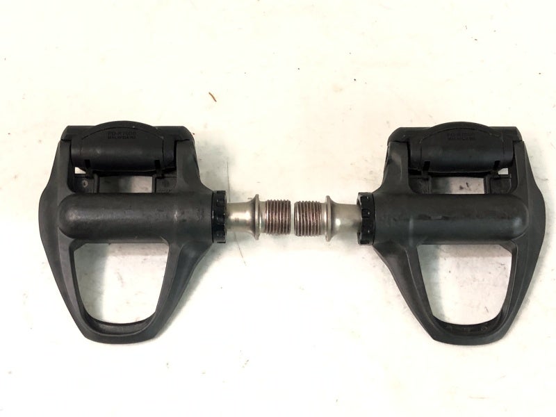 222【新品・未使用】シマノ　ペダル　PD-R540　新品クリート付き 未使用品 シマノ SHIMANO SPD-SLペダル PD-R540 ビンディングペダル 〇