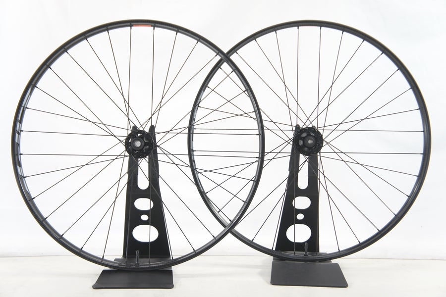 ◇◇未使用 ジップ ZIPP 3ZERO MOTO カーボン チューブレス ホイール