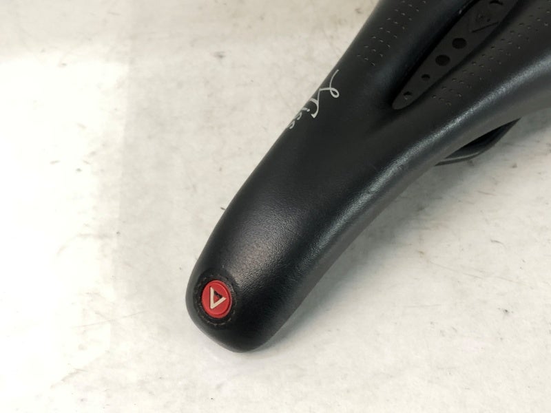 アスチュート ASTUTE ミス ライン MISS LINE SADDLE サドル