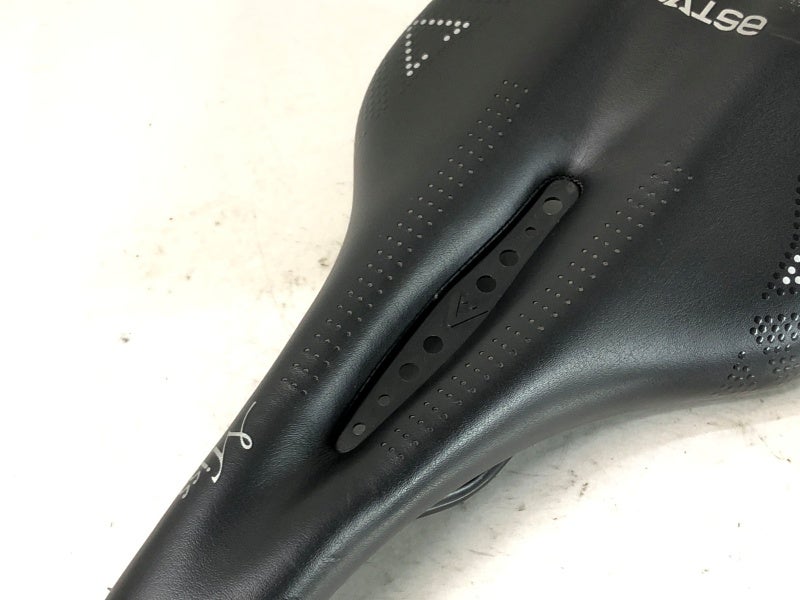 アスチュート ASTUTE ミス ライン MISS LINE SADDLE サドル