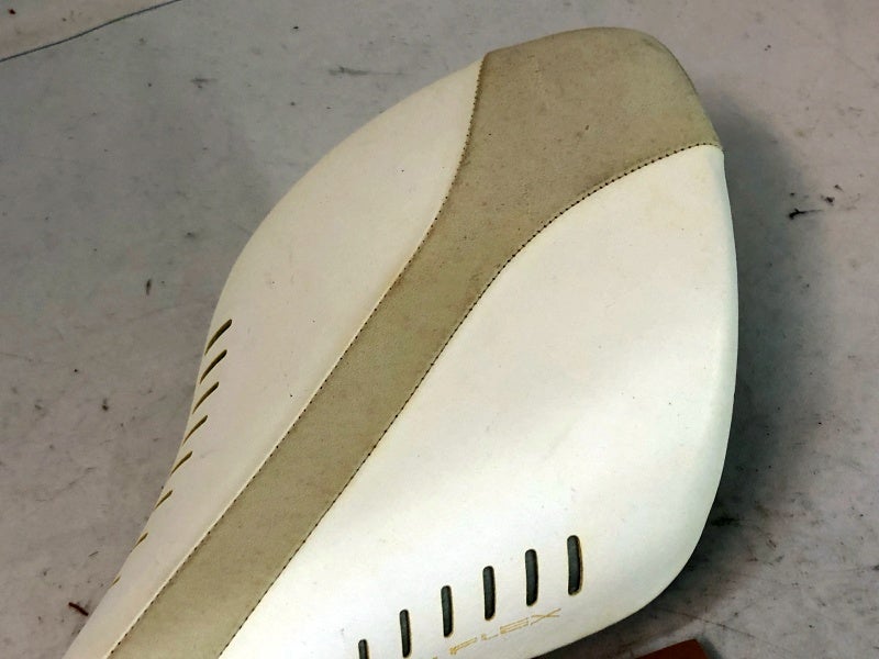 美品 フィジーク FIZIK アリオネ ARIONE サドル