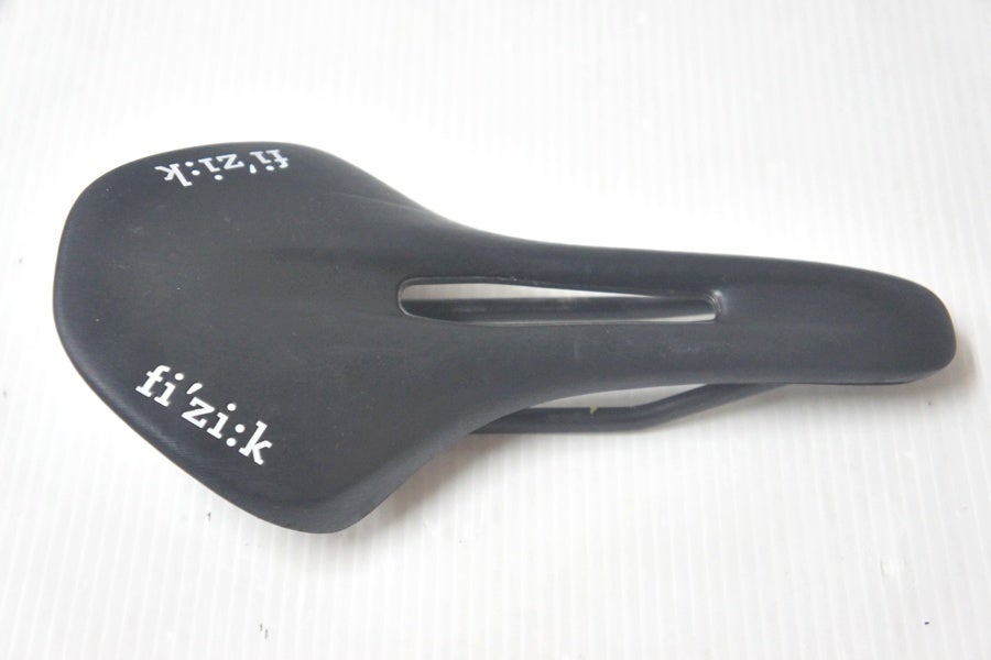 ▽▽フィジーク FIZIK VENTO ANTARES サドル 140mm カーボンレール