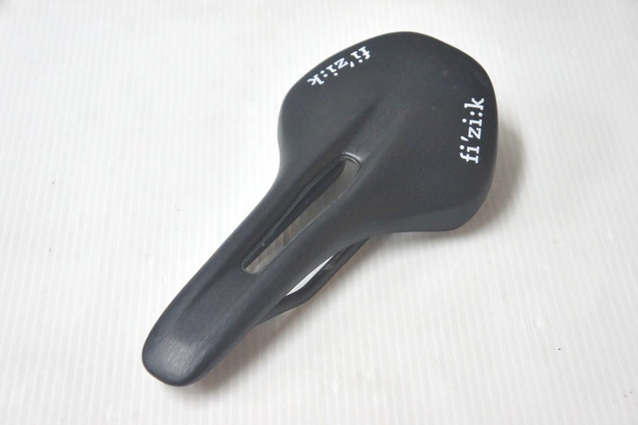 ▽▽フィジーク FIZIK VENTO ANTARES サドル 140mm カーボンレール