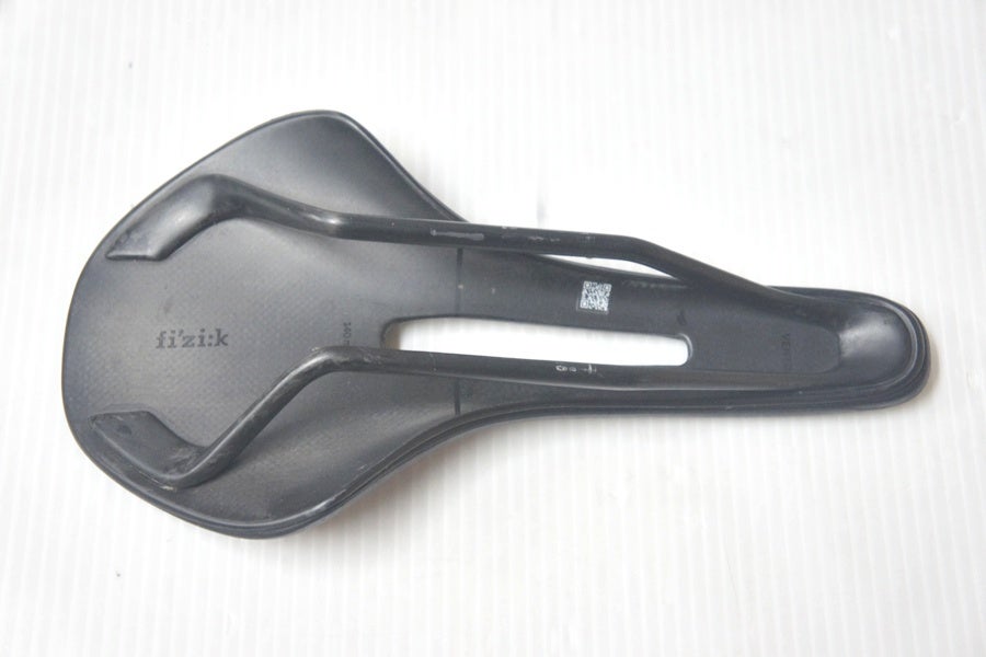 ▽▽フィジーク FIZIK VENTO ANTARES サドル 140mm カーボンレール