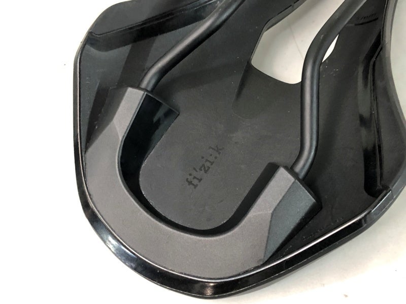 フィジーク FIZIK テンポ アルゴ R3 TEMPO ARGO R3 SADDLE サドル