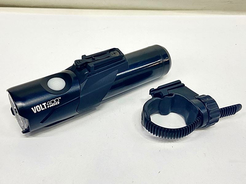 美品 キャットアイ CATEYE ボルト VOLT400 NEO フロントライト 点灯