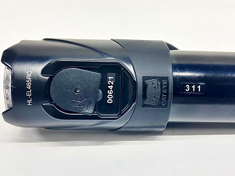 美品 キャットアイ CATEYE ボルト VOLT400 NEO フロントライト 点灯