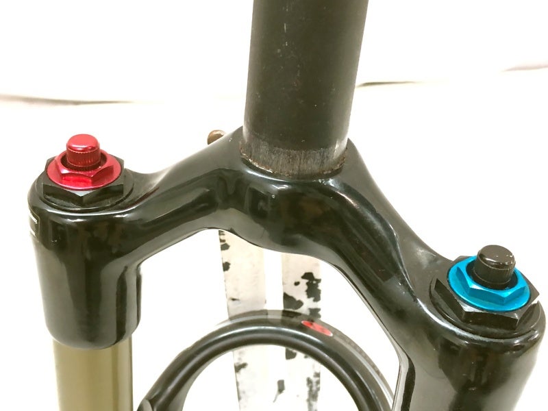 マニトゥ MANITOU サスペンションフォーク SKAREB