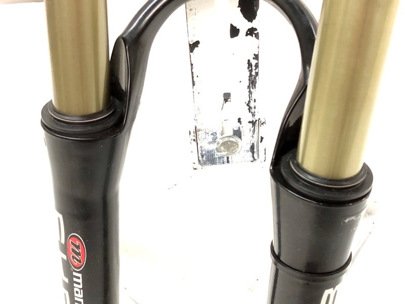 マニトゥ MANITOU サスペンションフォーク SKAREB