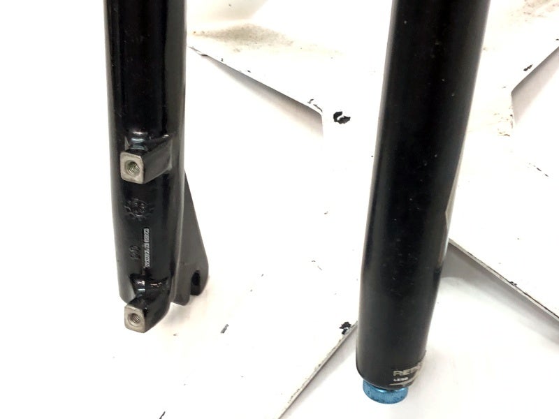 マニトゥ MANITOU サスペンションフォーク SKAREB